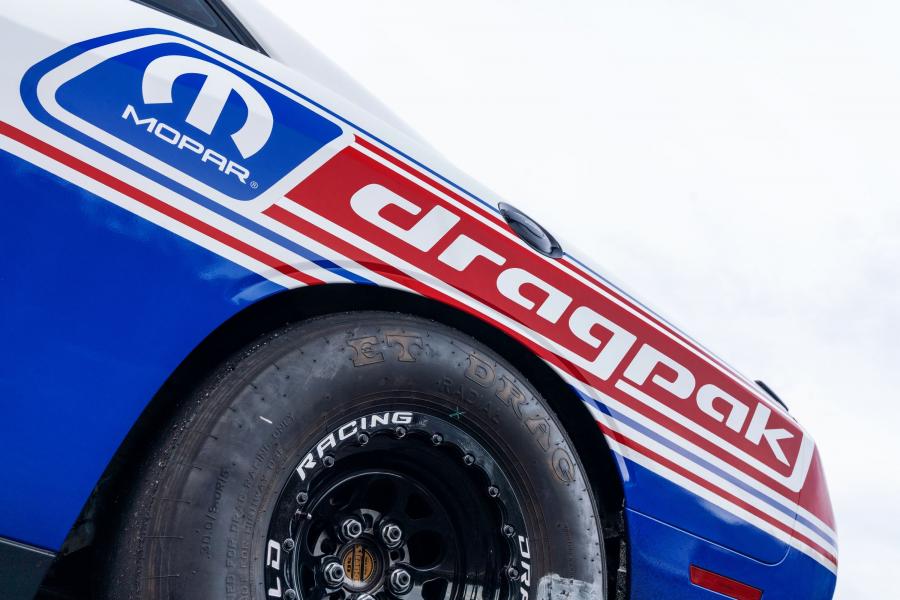 Детали экстерьера Dodge Challenger Drag Pak by Mopar (LC) 2020 года  (фото 12 из 18)